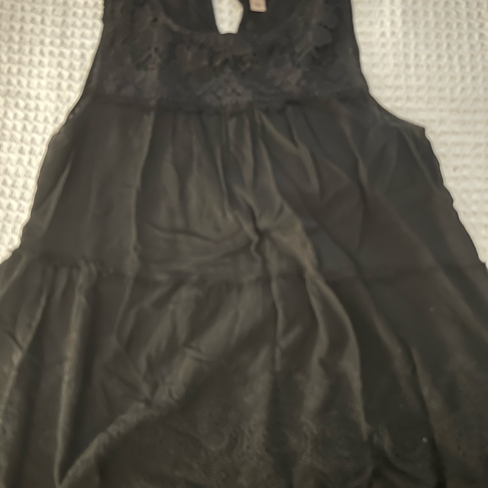 Womens flowy lace detail tank
